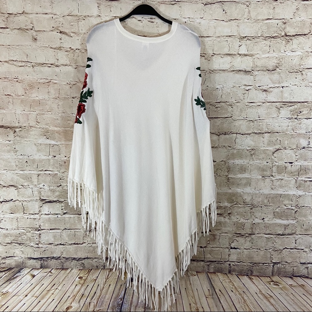 White Rose embroidery shall poncho one size - Picture 4 of 7
